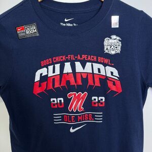Ole Miss Chick-Fil-A Peach Bowl 2023 Youth Medium T-Shirt‎ College Football